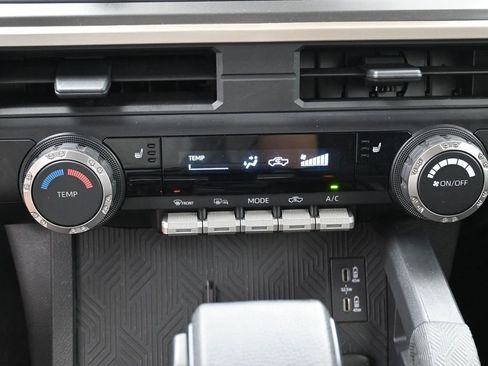 Certified 2024 Toyota Tacoma SR5 AWD/4WD image 23