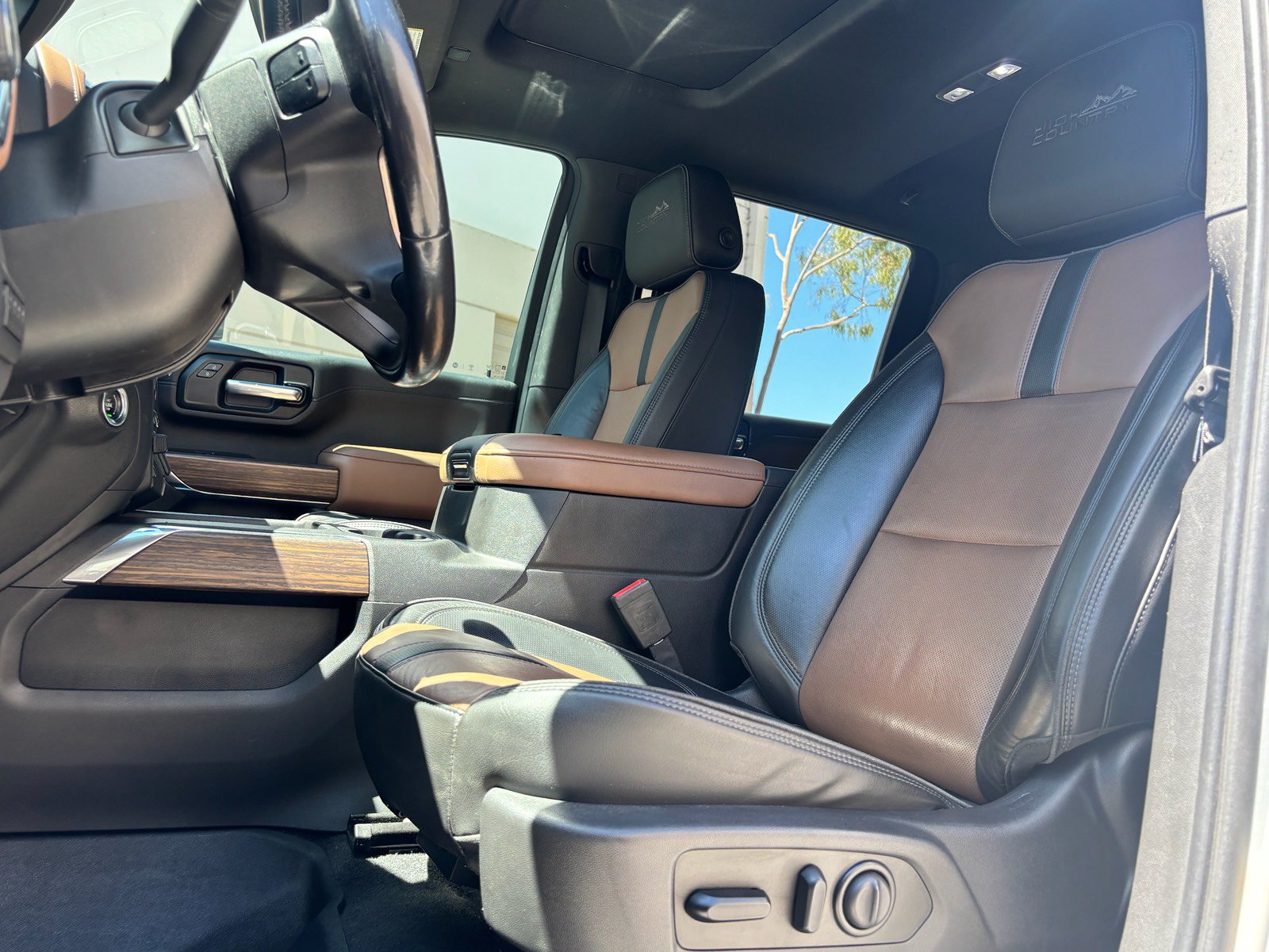 Used 2021 Chevrolet Silverado 2500 High Country w/ Z71 Off-Road Package AWD/4WD image 17