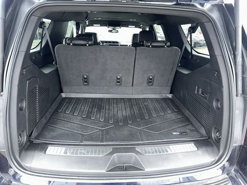 Used 2022 GMC Yukon XL Denali image 32