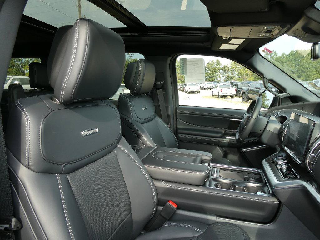 New 2027 Ford Expedition Platinum w/ Stealth Performance Package AWD/4WD image 11