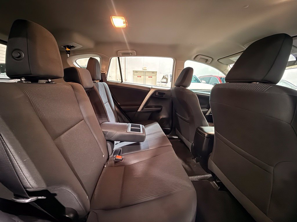 Used 2016 Toyota RAV4 LE FWD image 30