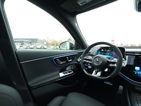 New 2026 Mercedes-Benz E 53 AMG e 4MATIC Sedan image 17