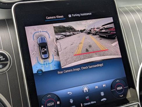 Used 2025 Mercedes-Benz GLC 300 4MATIC image 22