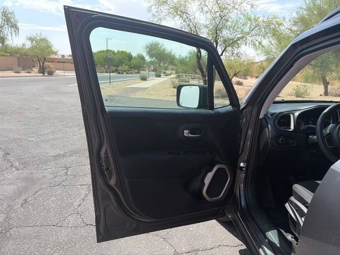Used 2017 Jeep Renegade Sport w/ Power & Air Group FWD image 10