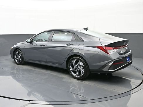 Certified 2025 Hyundai Elantra Sport image 5