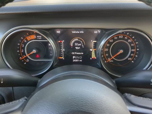 Used 2021 Jeep Wrangler Unlimited Sport image 22