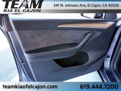 Used 2022 Tesla Model Y Long Range AWD/4WD image 25