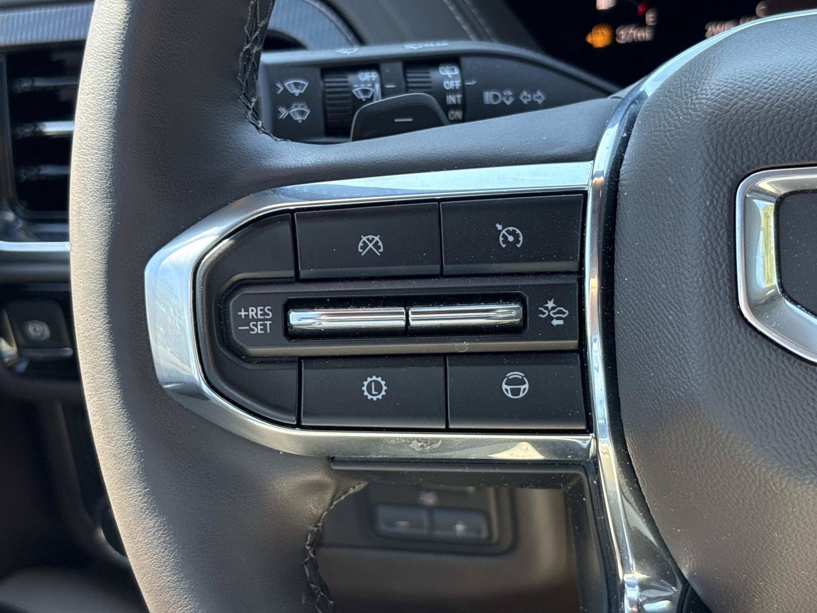 Used 2026 GMC Yukon Elevation w/ Elevation Premium Package AWD/4WD image 21