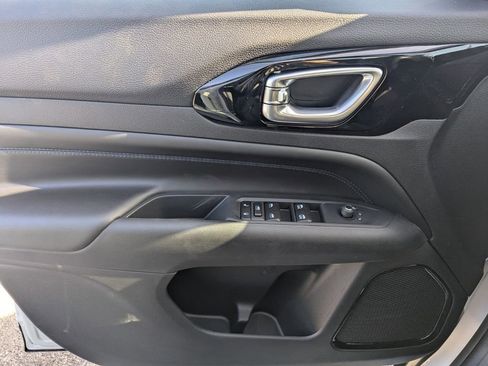 New 2026 Jeep Compass Latitude image 14