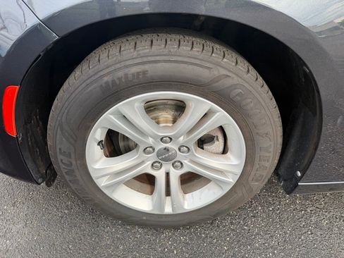 Used 2019 Dodge Charger SXT RWD image 11