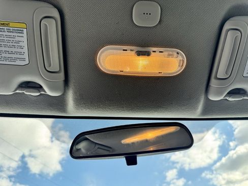 Used 2018 Nissan Versa SV image 28