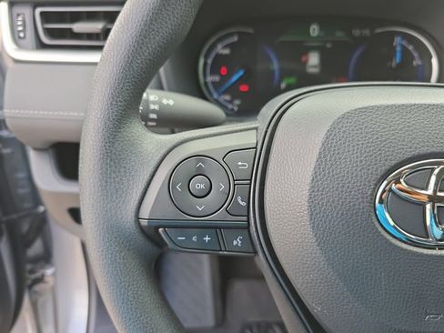 Used 2025 Toyota RAV4 LE image 16