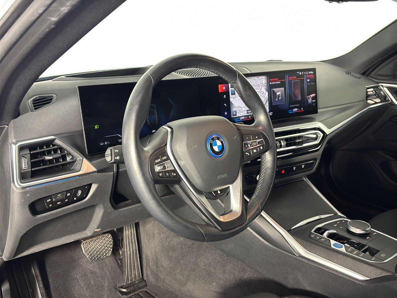 Used 2023 BMW i4 eDrive35 w/ Premium Package RWD image 4