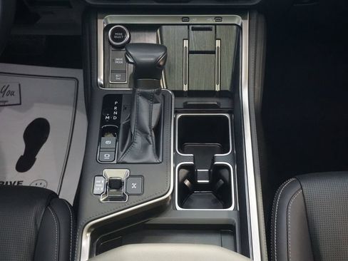 Used 2024 Lexus GX 550 w/ Cold Area Package AWD/4WD image 35