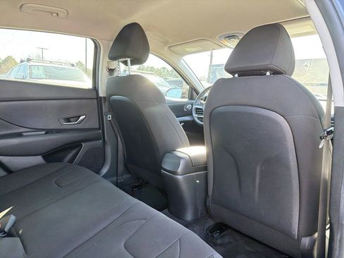 Used 2023 Hyundai Elantra SEL image 17