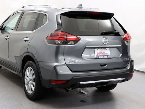 Used 2018 Nissan Rogue SV image 7