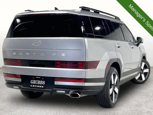 Used 2025 Hyundai Santa Fe Limited FWD image 2