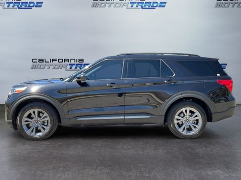 Used 2023 Ford Explorer XLT w/ Equipment Group 202A AWD/4WD image 8