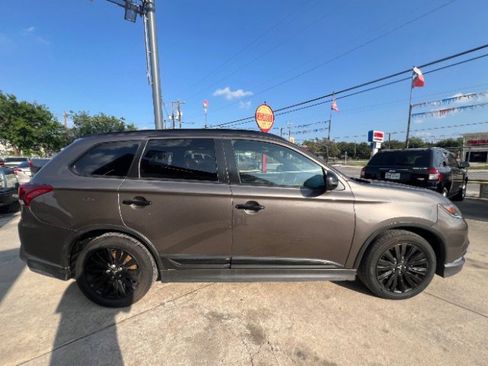Used 2020 Mitsubishi Outlander SE FWD image 4