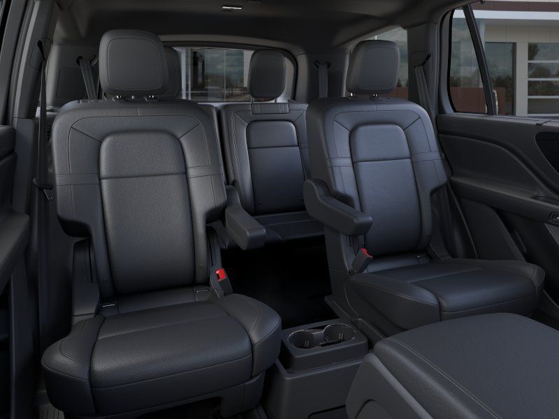 Used 2025 Lincoln Aviator Reserve w/ Luxury Package RWD image 11