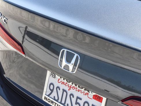 Certified 2025 Honda Civic Sport Touring image 8