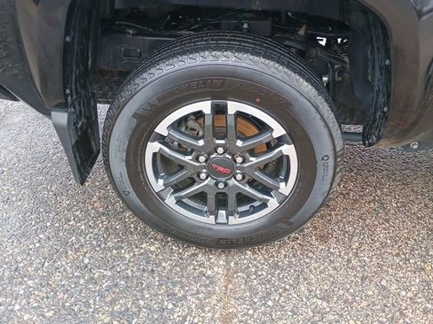 Used 2025 Toyota Tacoma TRD Sport w/ TRD Sport Upgrade Package AWD/4WD image 11