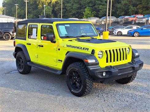 Used 2023 Jeep Wrangler Sport image 3