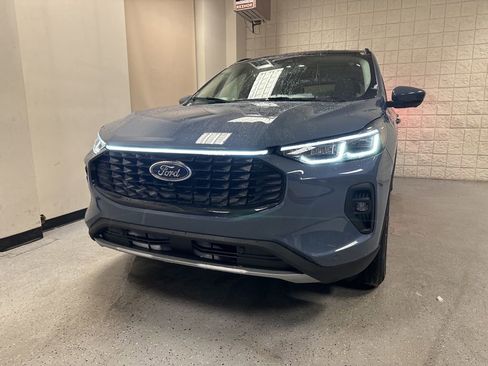 New 2026 Ford Escape SE w/ PHEV Premium Package image 12