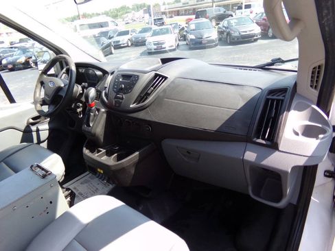 Used 2018 Ford Transit 150 130 Low Roof RWD image 17