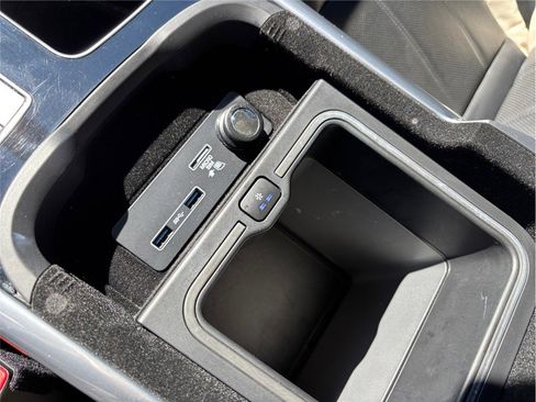 Used 2019 Land Rover Range Rover Sport HST image 38