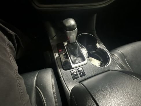 Used 2017 Toyota Highlander XLE AWD/4WD image 27