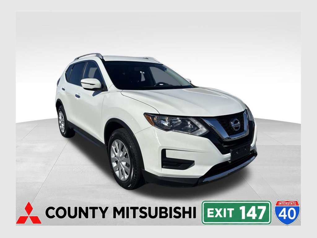 Used 2017 Nissan Rogue S w/ S Appearance Package AWD/4WD image 1
