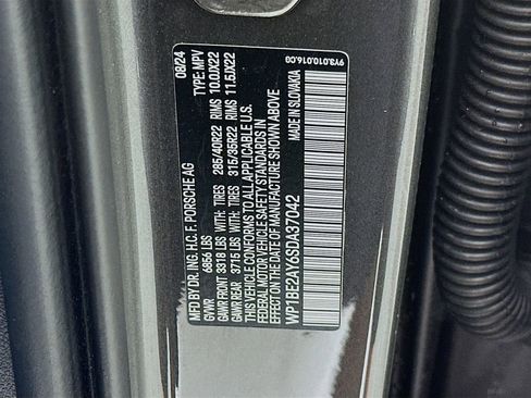 Certified 2025 Porsche Cayenne E-Hybrid Coupe AWD/4WD image 35