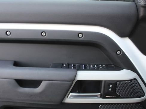 Used 2024 Land Rover Defender 110 X-Dynamic SE image 21