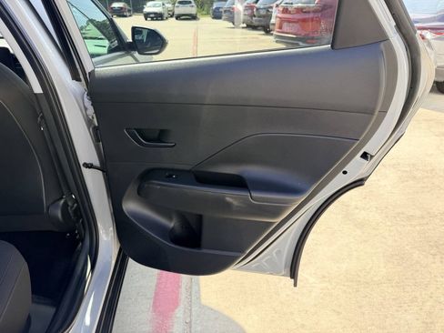 Used 2025 Hyundai Kona SEL FWD image 23