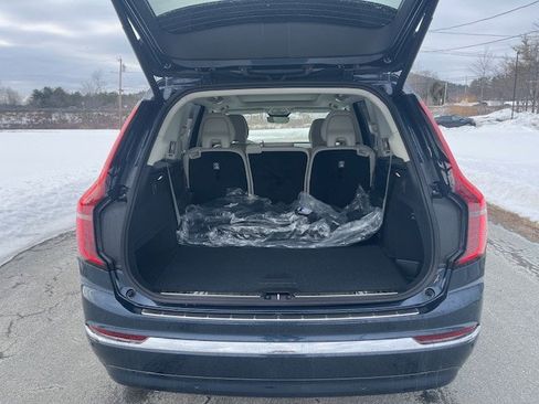New 2026 Volvo XC90 T8 Ultra w/ Protection Package Premier AWD/4WD image 9