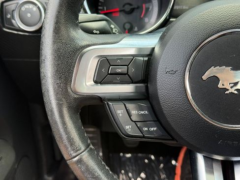 Used 2017 Ford Mustang Coupe RWD image 17