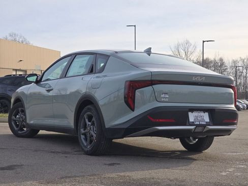 New 2025 Kia K4 LXS image 12