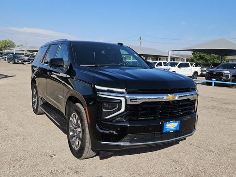 Used 2026 Chevrolet Tahoe LS AWD/4WD image 2