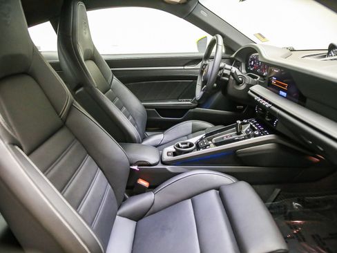 Certified 2025 Porsche 911 Carrera w/ Premium Package RWD image 20