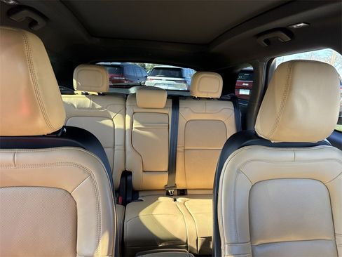 Used 2022 Lincoln Corsair Reserve w/ Equipment Group 201A image 27