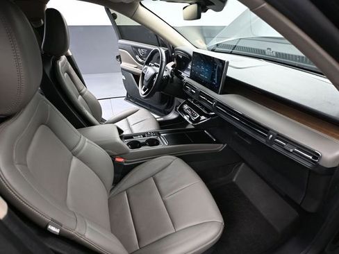 Used 2025 Lincoln Corsair Reserve w/ Jet Appearance Package image 50