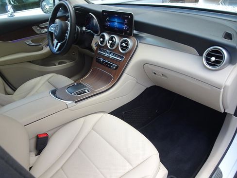 Used 2020 Mercedes-Benz GLC 300 4MATIC image 20