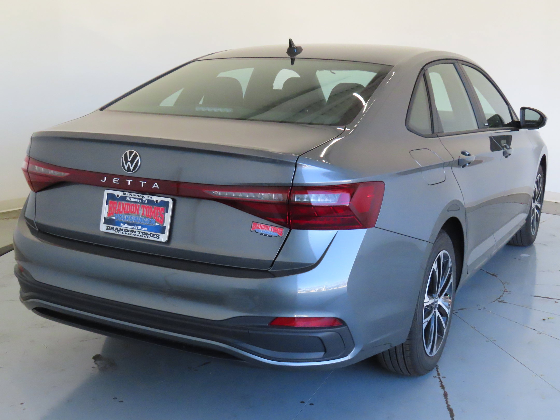 Used 2026 Volkswagen Jetta Sport FWD image 3