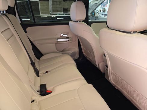 Certified 2025 Mercedes-Benz GLB 250 image 12