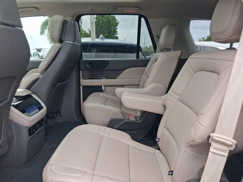 Certified 2023 Lincoln Navigator Reserve RWD image 6