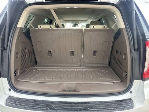 Used 2023 GMC Yukon Denali RWD image 13