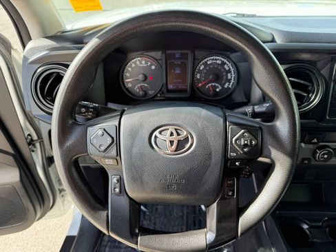 Used 2019 Toyota Tacoma SR w/ SR Convenience Package image 19