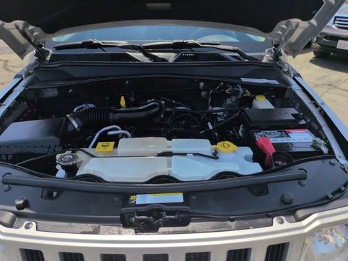 Used 2011 Jeep Liberty Sport image 16