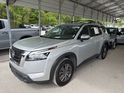 Used 2024 Nissan Pathfinder SV